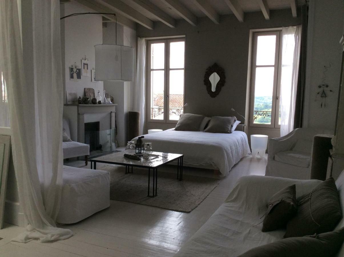 La Maison Sur La Place Penne-dʼAgenais Zewnętrze zdjęcie